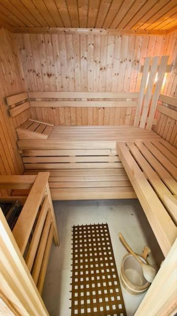 Edles Apartment In Architektenvilla Mit Grossem Pool, Sauna, Dachterrasse Und Malerischem Garten Патайас Екстериор снимка