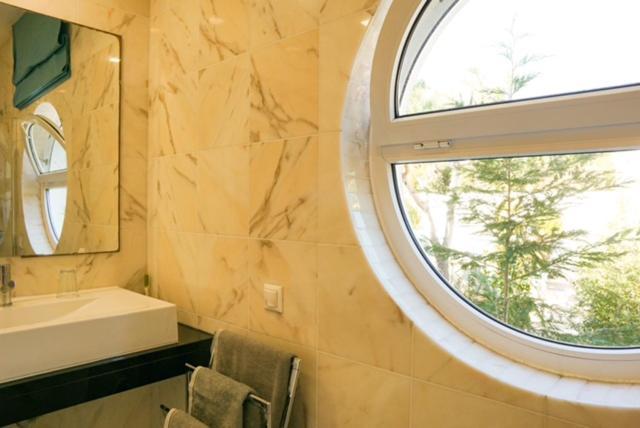 Edles Apartment In Architektenvilla Mit Grossem Pool, Sauna, Dachterrasse Und Malerischem Garten Патайас Екстериор снимка