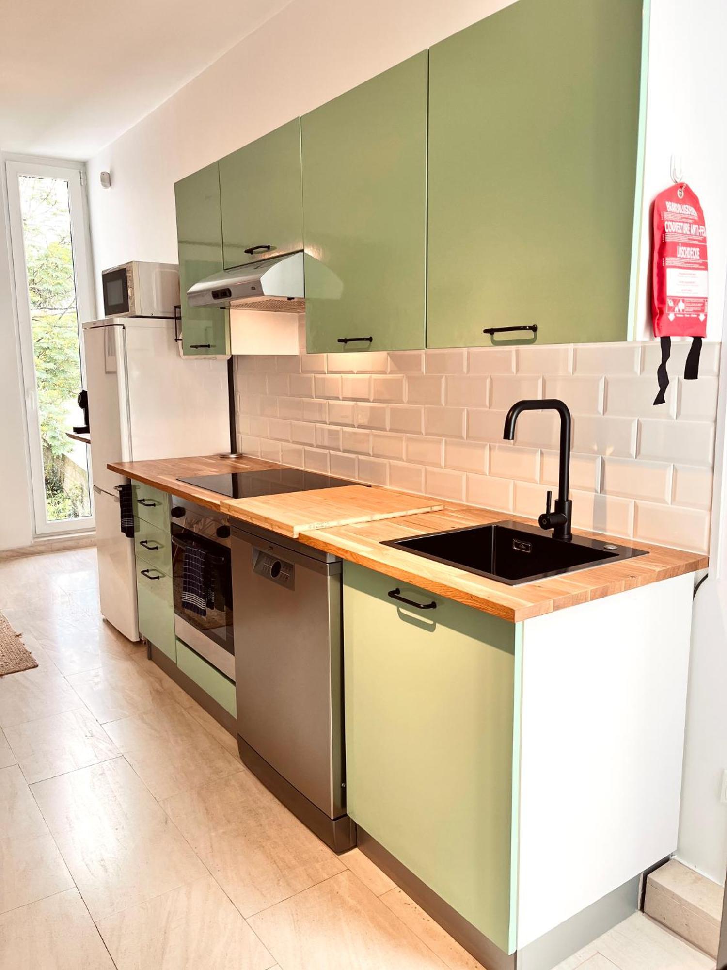 Edles Apartment In Architektenvilla Mit Grossem Pool, Sauna, Dachterrasse Und Malerischem Garten Патайас Екстериор снимка